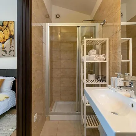 5 Bedroom Cozy In