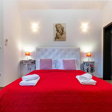 5 Bedroom Cozy In Holiday home