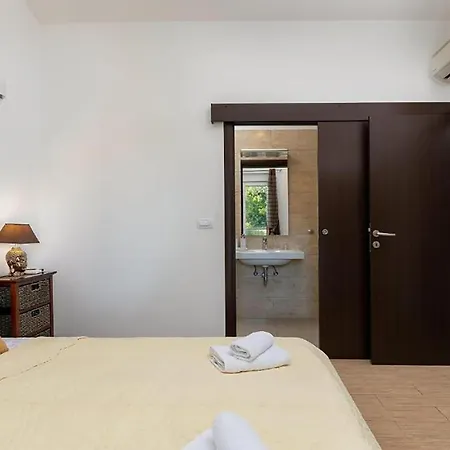 5 Bedroom Cozy In * Rovinjsko Selo