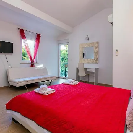 Holiday home 5 Bedroom Cozy In *