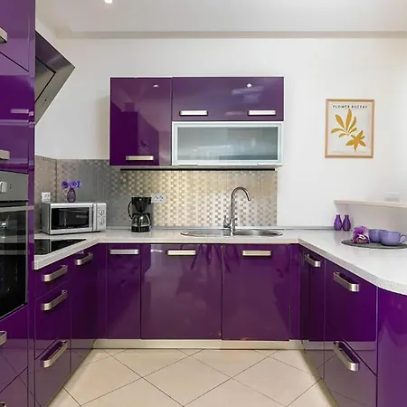 5 Bedroom Cozy In Holiday home *