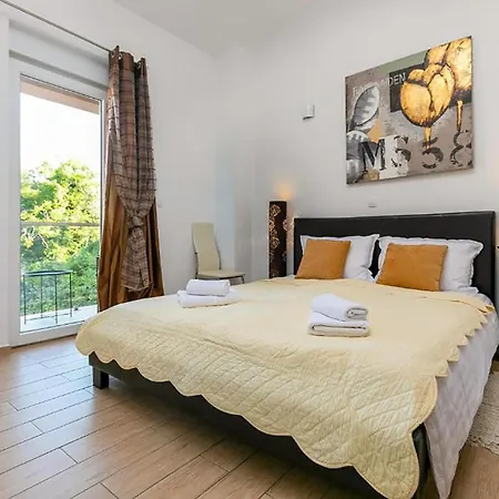 5 Bedroom Cozy In *