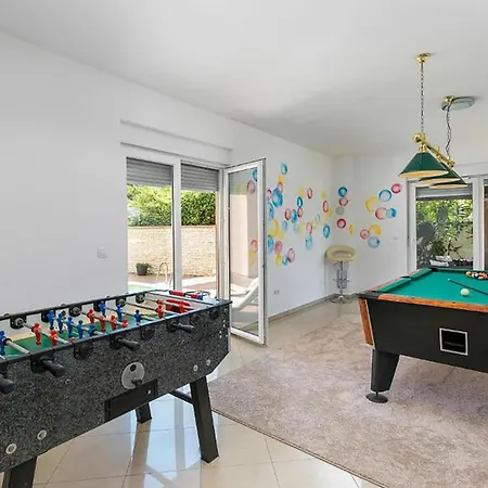 5 Bedroom Cozy In *